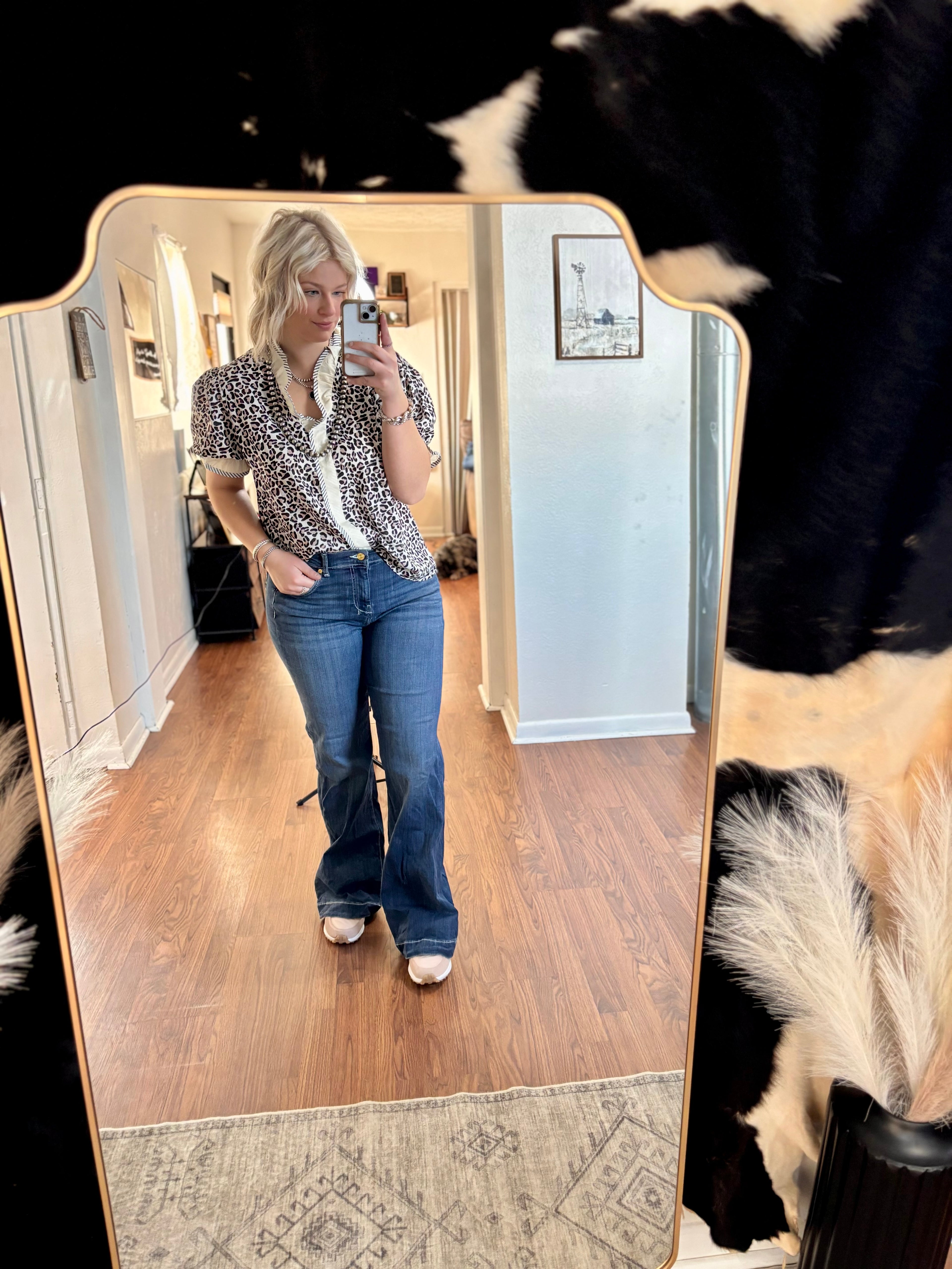 Cheeta V Neck Puff Sleeve Blouse